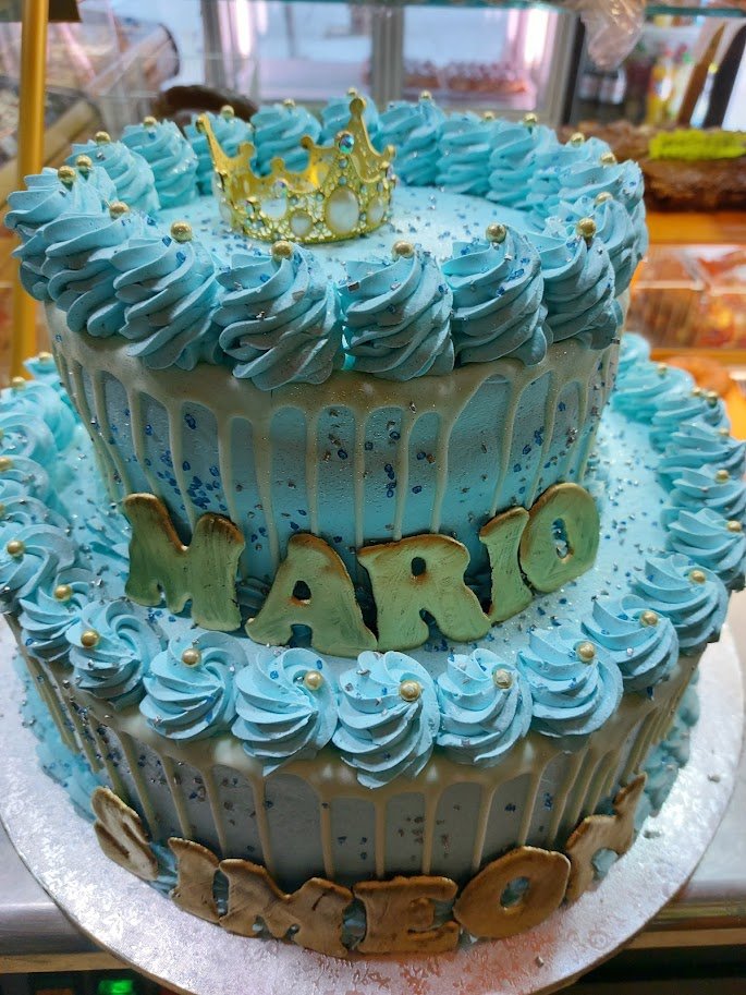 Tarta de bautizo para niño de 2 piso